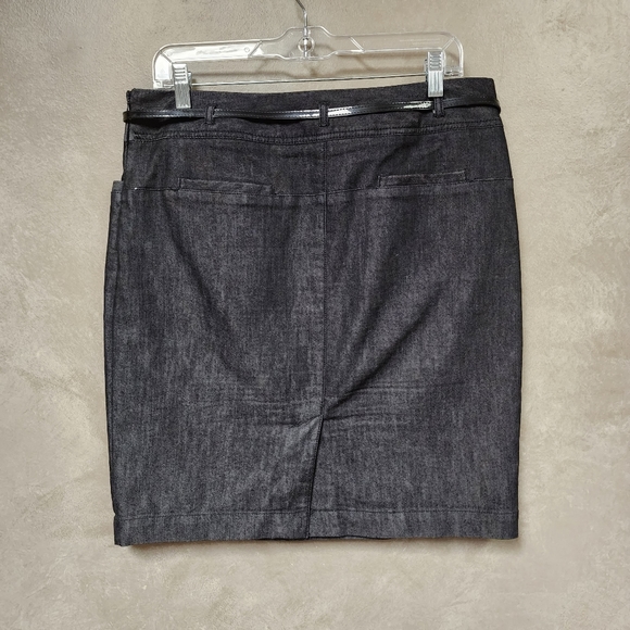 Kenneth Cole Reaction Black Denim Short Skirt with Belt and Loops Size 10 - Picture 4 of 8